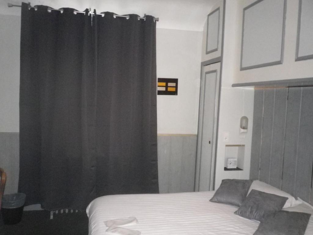 Hotel Ermitage Du Moulin Labotte Haybes Room photo