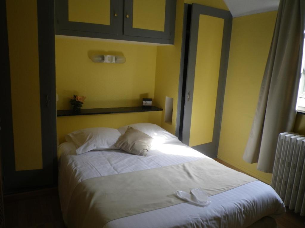 Hotel Ermitage Du Moulin Labotte Haybes Room photo